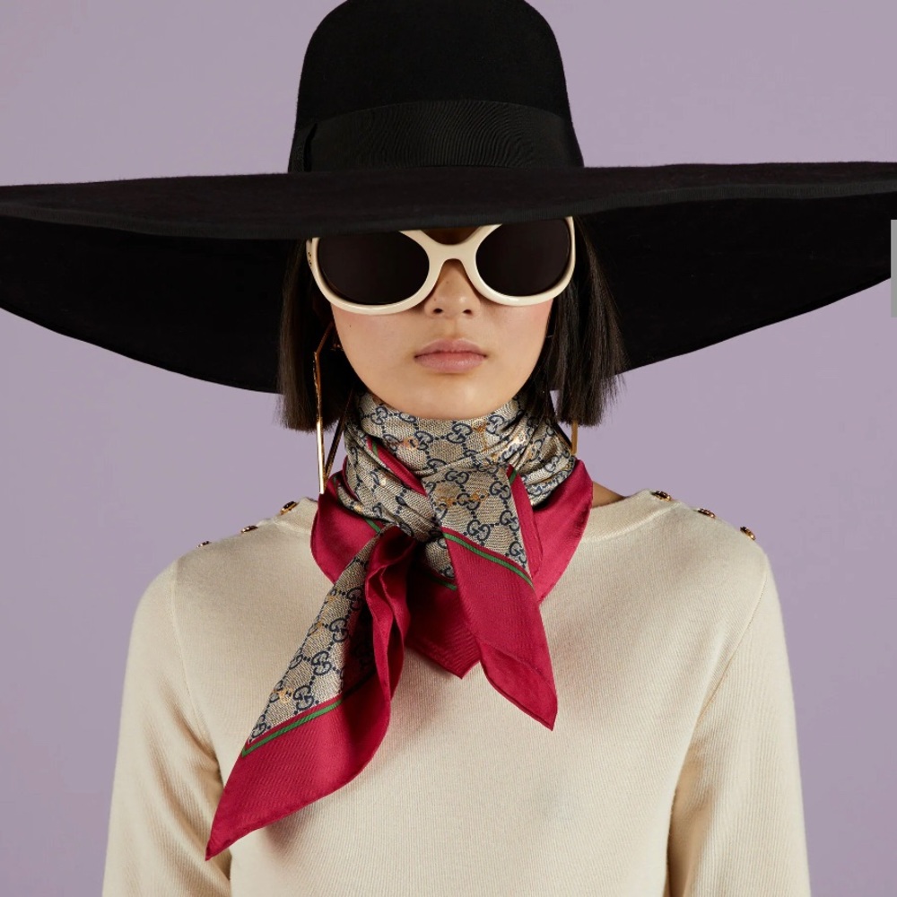 Gucci GG print with Horsebit silk carré scarf